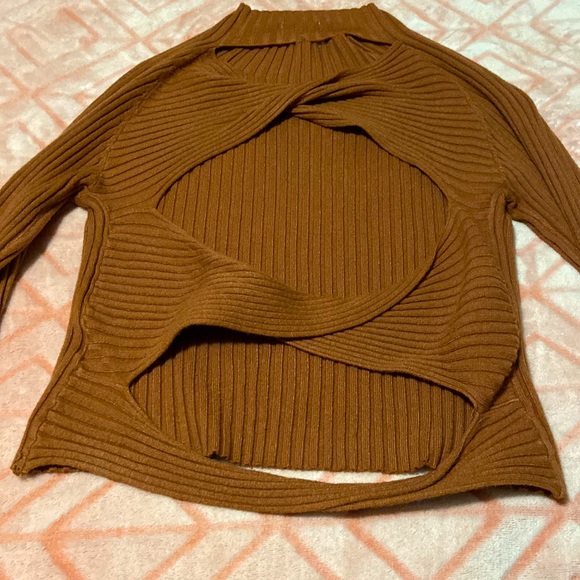 DREAMERS BY DEBUT CROP SWEATER - Picture 5 of 5